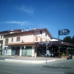 Pensión Sestosenso Food Drink Sleep Ristorante Pizzeria Alloggi, Cesena